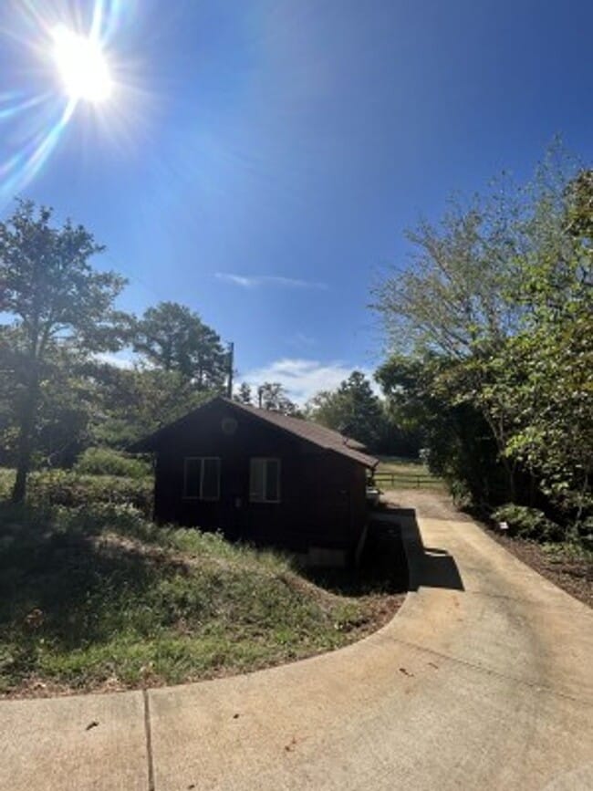 Building Photo - 17032 County Rd 1261