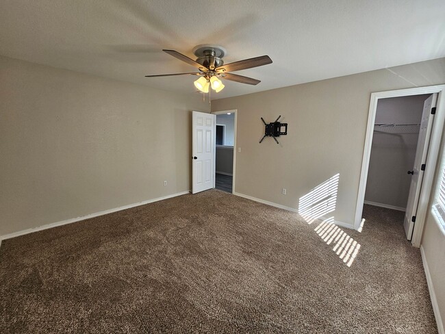 Building Photo - 3 Bed 3 bath house in 80925!!