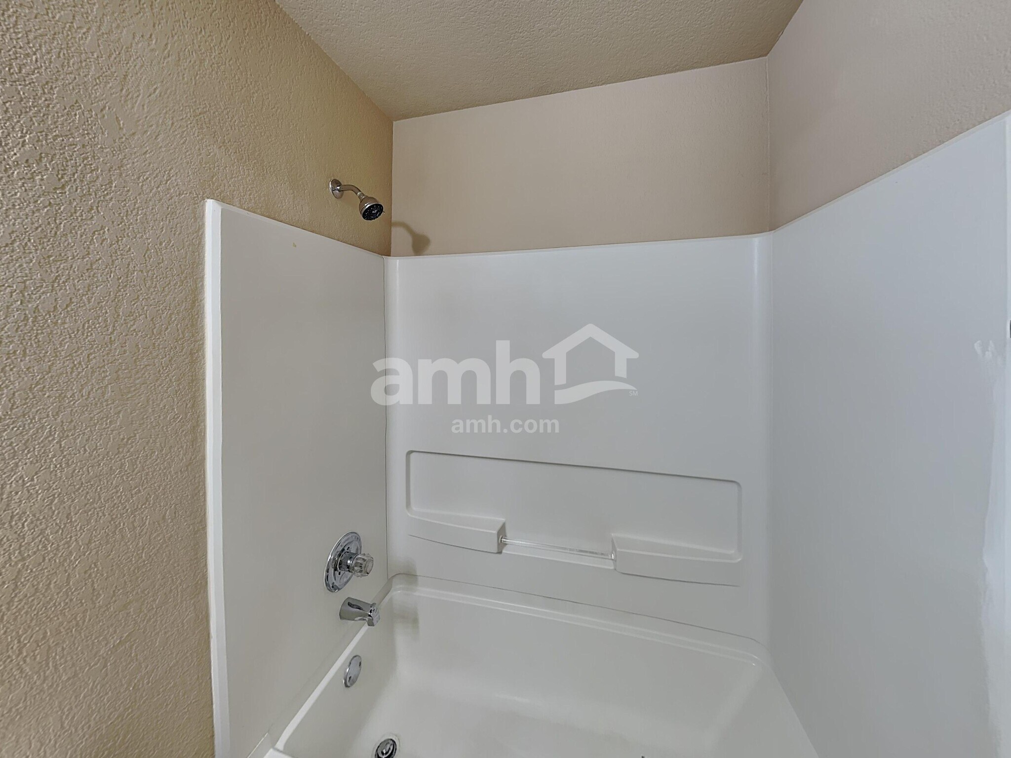 Building Photo - 270 New Country Rd