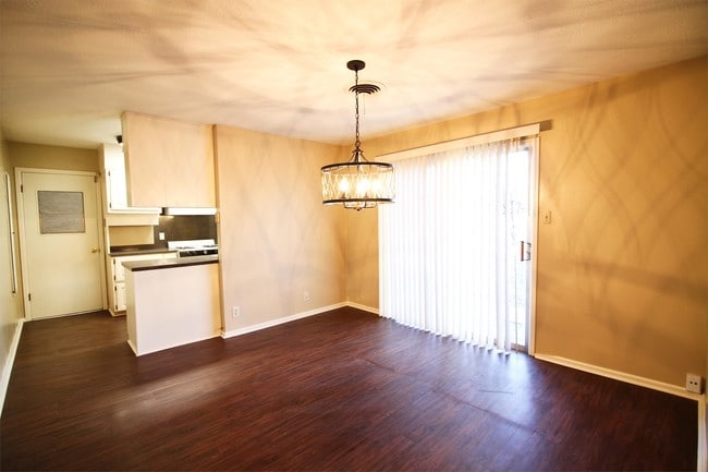 Building Photo - 7917 Hermitage Dr