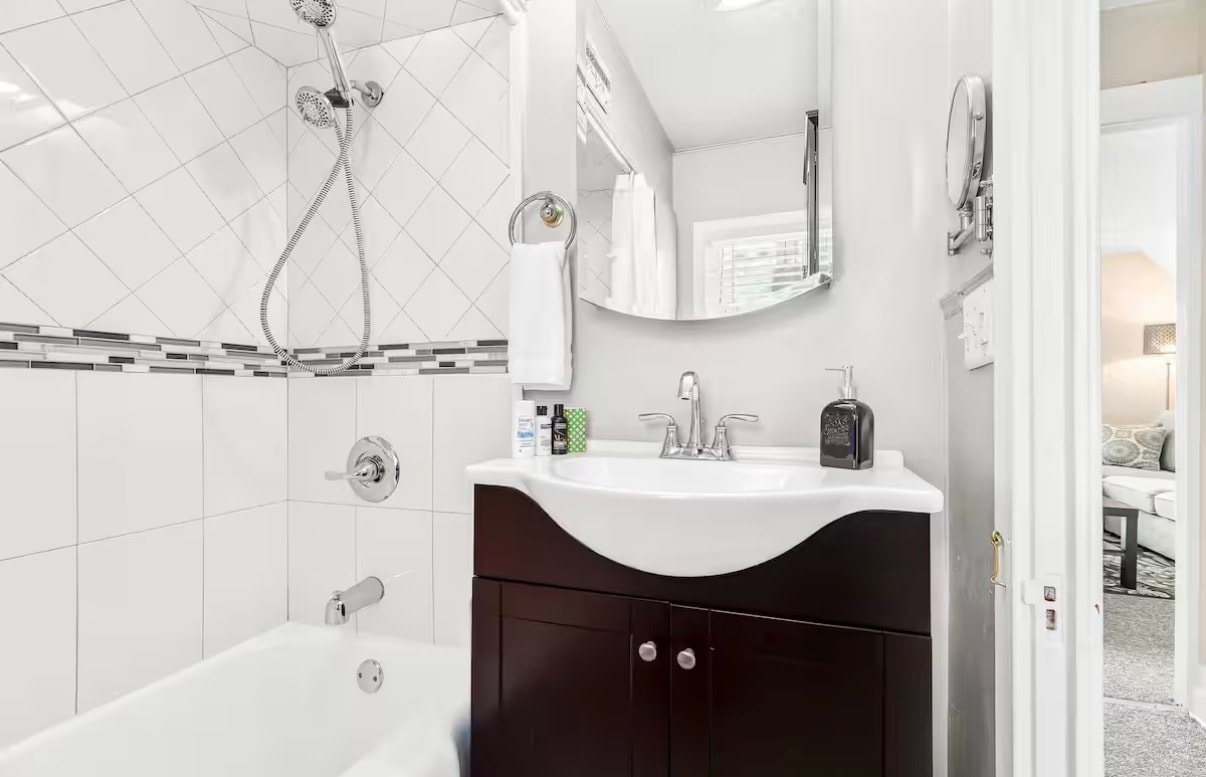 Building Photo - 429 W Ann Arbor Trl