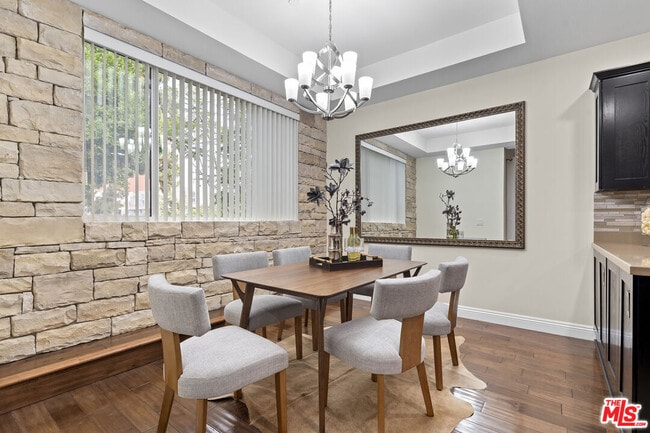 Building Photo - 4848 Wilshire Blvd