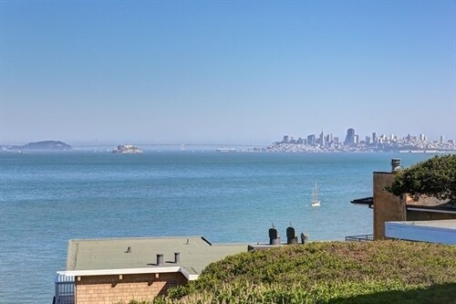 Building Photo - Historic Sausalito Craftsman with Spectacular Bay Views!  FOUNDATION