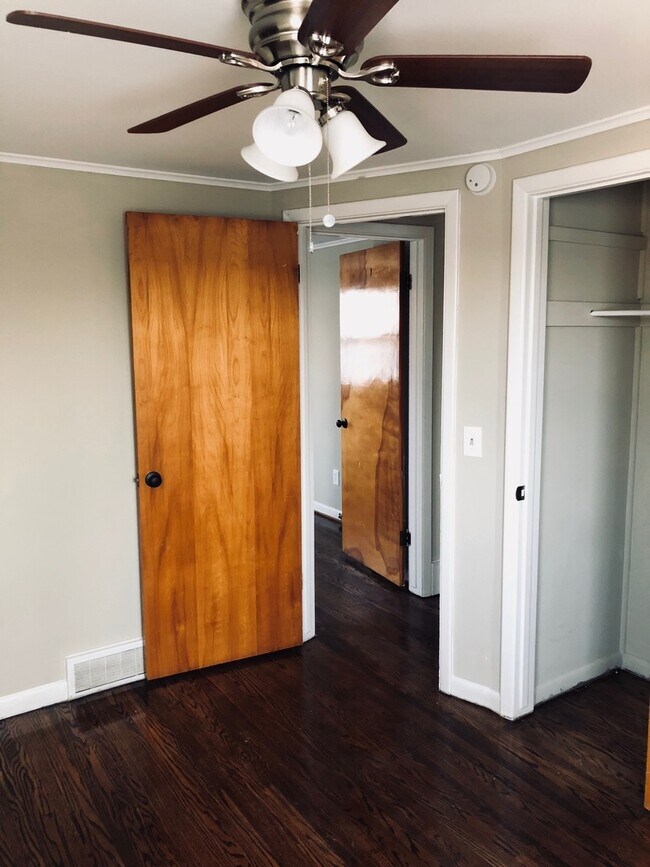 Building Photo - 103-105-105 Hampden Rd