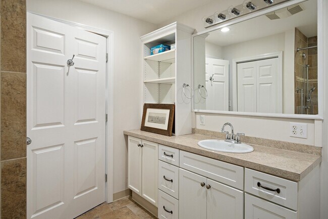 Building Photo - 97 Winthrop Shore Dr