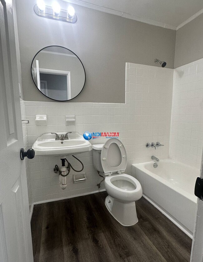 Building Photo - Renovated 4-sided brick ranch in Tucker