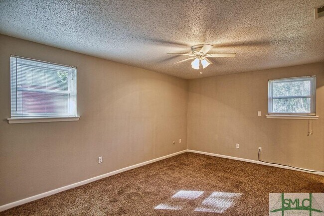 Building Photo - 11105 Largo Dr