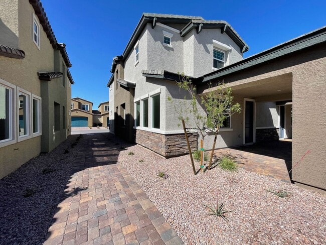 Building Photo - 3 BED 2.5 BATH 2 CAR GARAGE TOWNHOME FOR RENT IN CADENCE MASTER PLANNED COMMUNITY