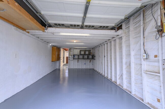 Building Photo - 358 I Ave