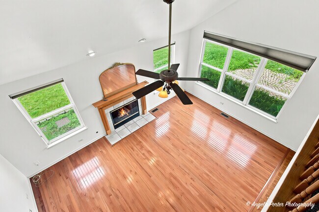 Building Photo - 10570 Wing Pointe Dr