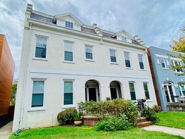 Building Photo - 2623 Floyd Ave