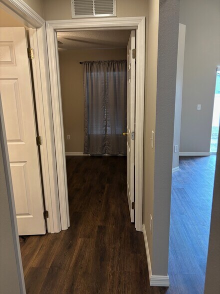 Bedrooms #2 and #3 Hallway - 2302 Northern Leaf St