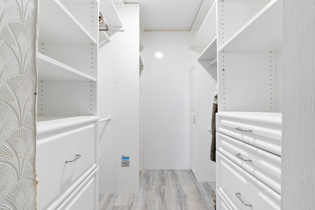 Building Photo - 1391 S Ocean Blvd