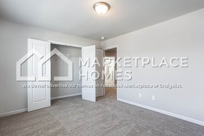 Building Photo - 207 W L Miller Dr