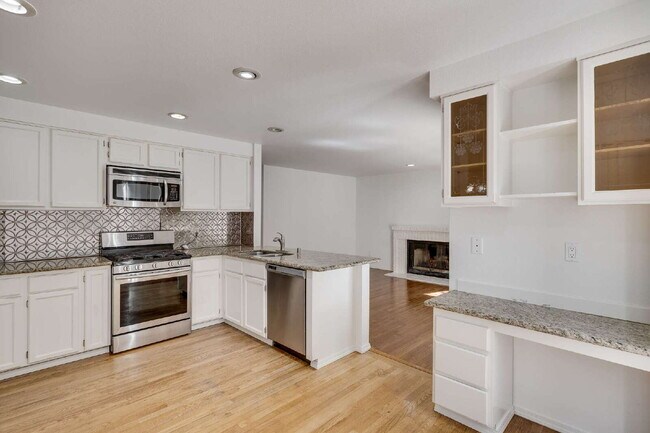 Building Photo - Beautifully Updated 4-Bedroom Home in Sammamish!- AVAILABLE NOW FOR RENT!!