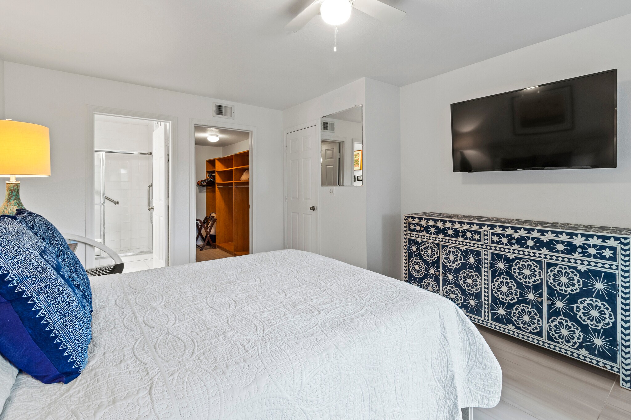 Building Photo - 850 S Tamiami Trl