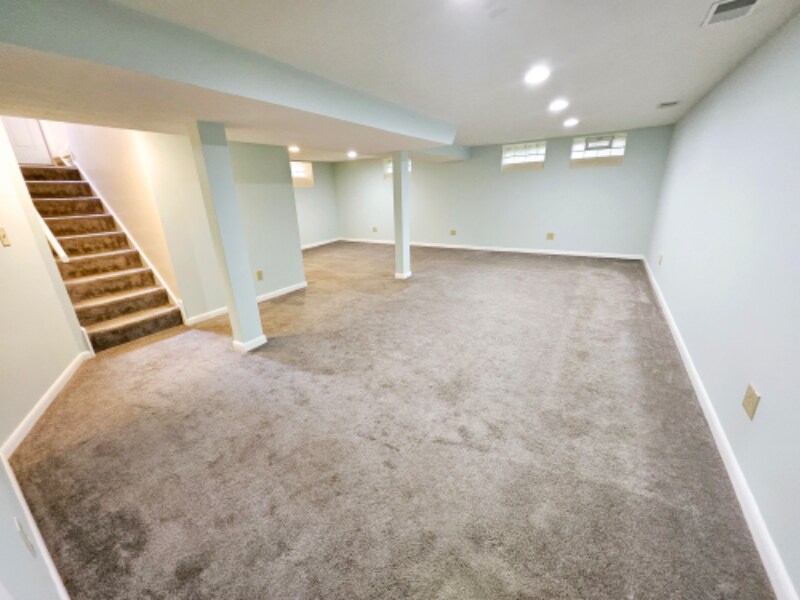 Building Photo - 8376 Priem Rd