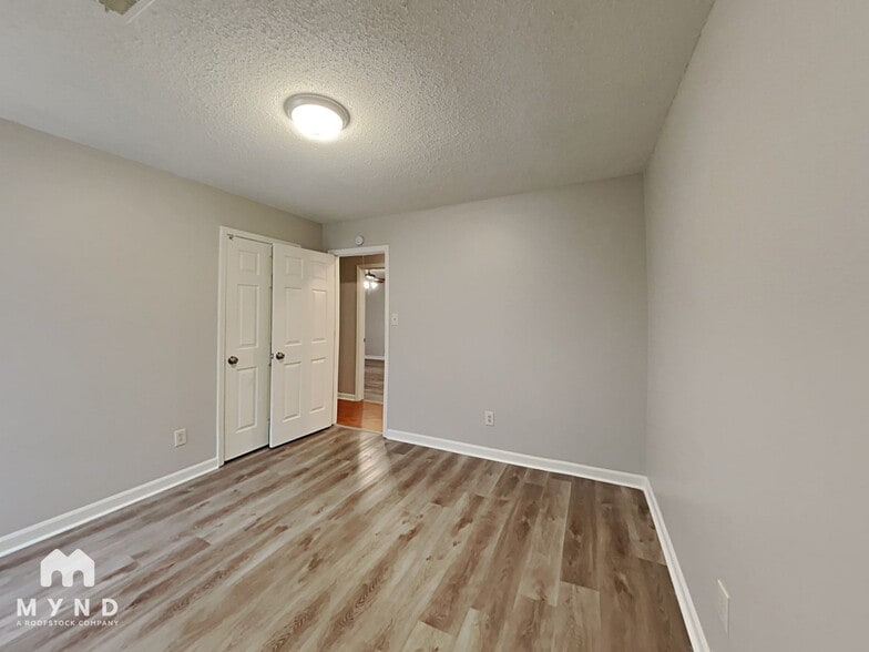 Building Photo - 464 Windridge Point