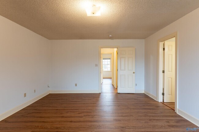 Building Photo - 106 Cranberry Way