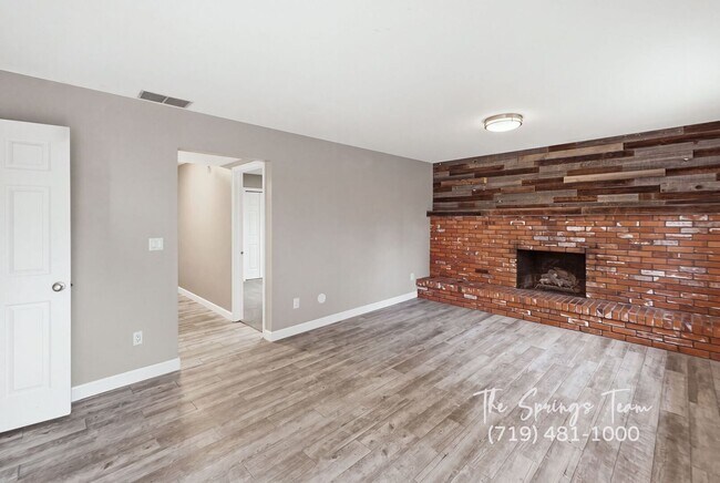 Building Photo - 3625 E Wade Ln