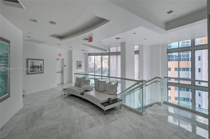 Building Photo - 350 S Miami Ave