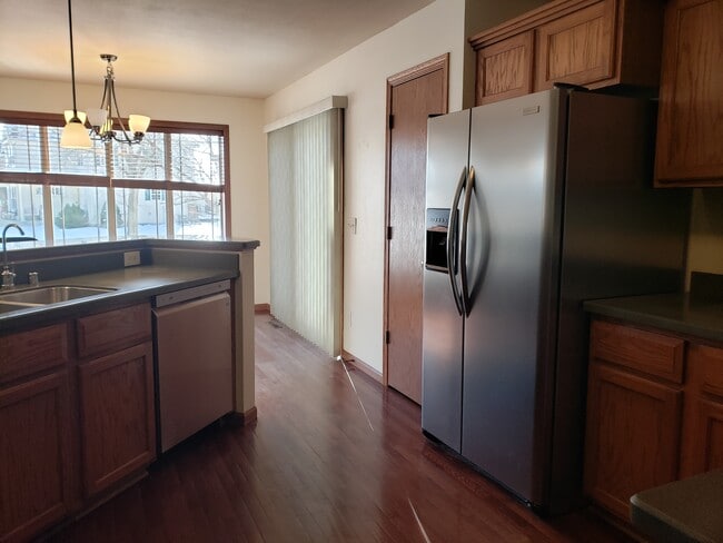 Building Photo - 3718 Stonebridge Dr