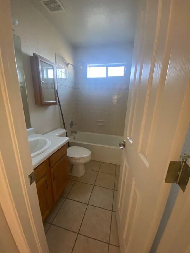 Building Photo - Cute 2 bedroom/2 Bath Home in Los Colinas