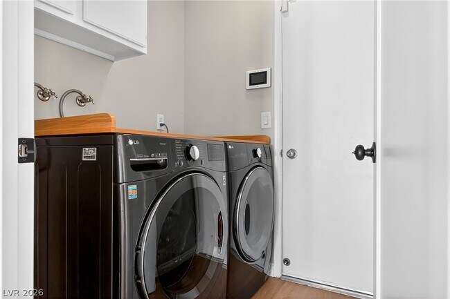 Building Photo - 4835 Illustrious St