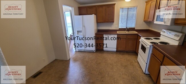 Building Photo - Irvington & Country Club area - 3 beds & 2 baths