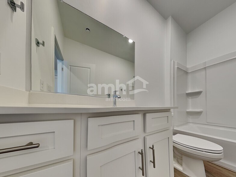 Building Photo - 6470 E Paseo Alga