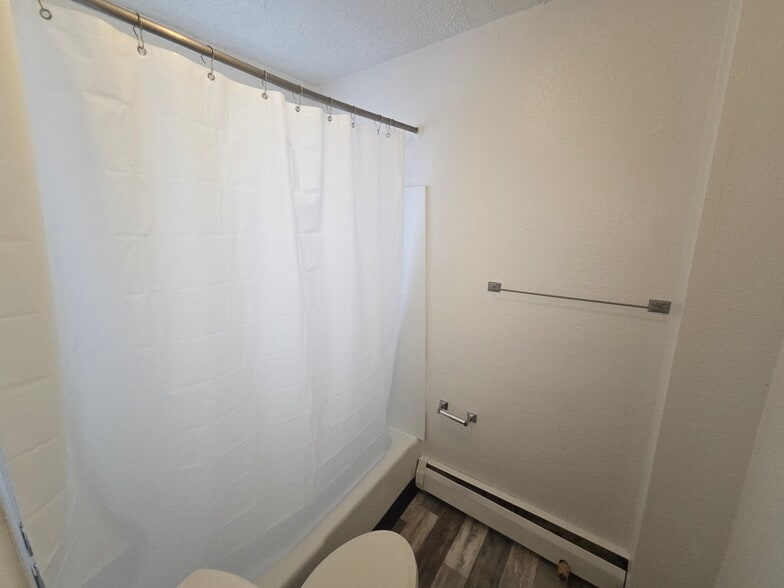 Building Photo - 1143 1st St NW