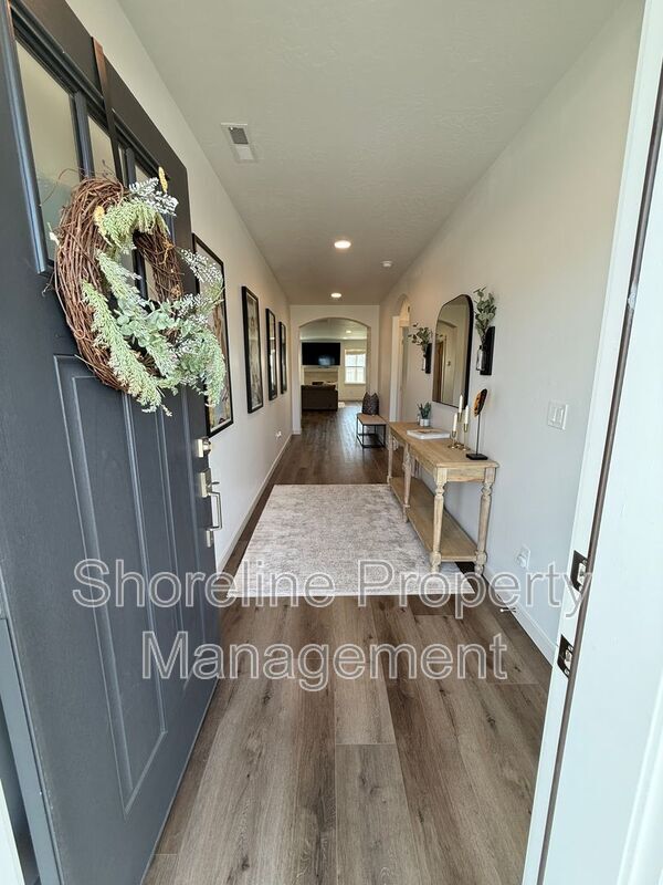 Building Photo - 10093 W Novato Dr