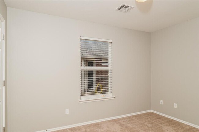 Building Photo - 4305 Windgate W Rd