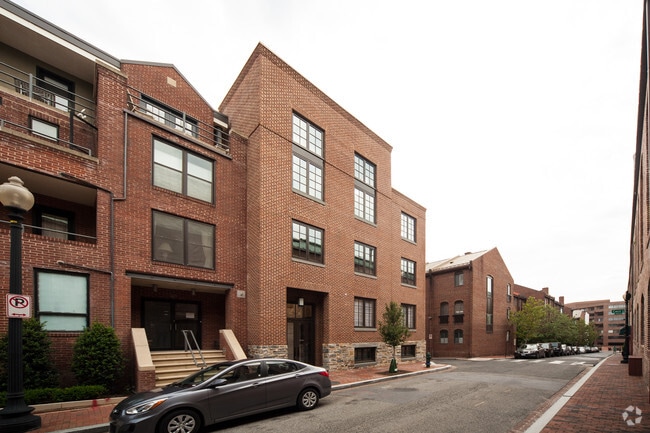 Building Photo - The Grace at Georgetown