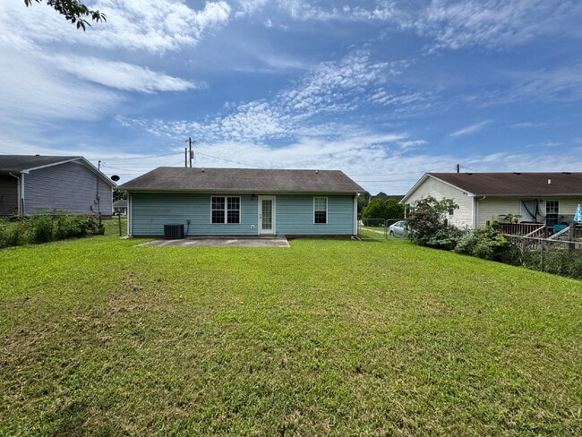Building Photo - 415 Eddy St