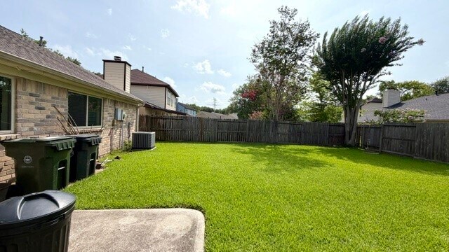 Building Photo - 3214 Lakefield Way