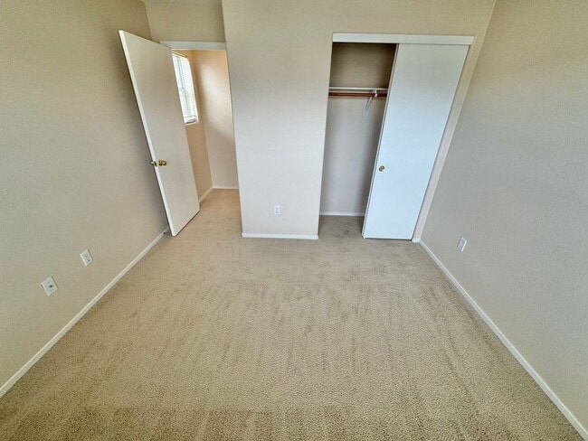 Building Photo - COMFORTABLE 2-BEDROOM CONDO TOWNHOME IN SOUTHWEST LAS VEGAS CONDO