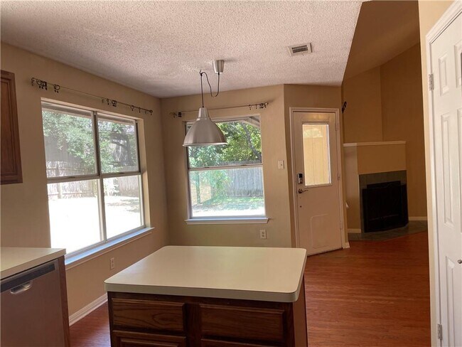 Building Photo - 8003 Willet Trail