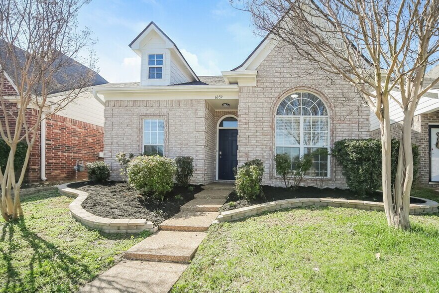 Building Photo - 6859 Seaside Dr