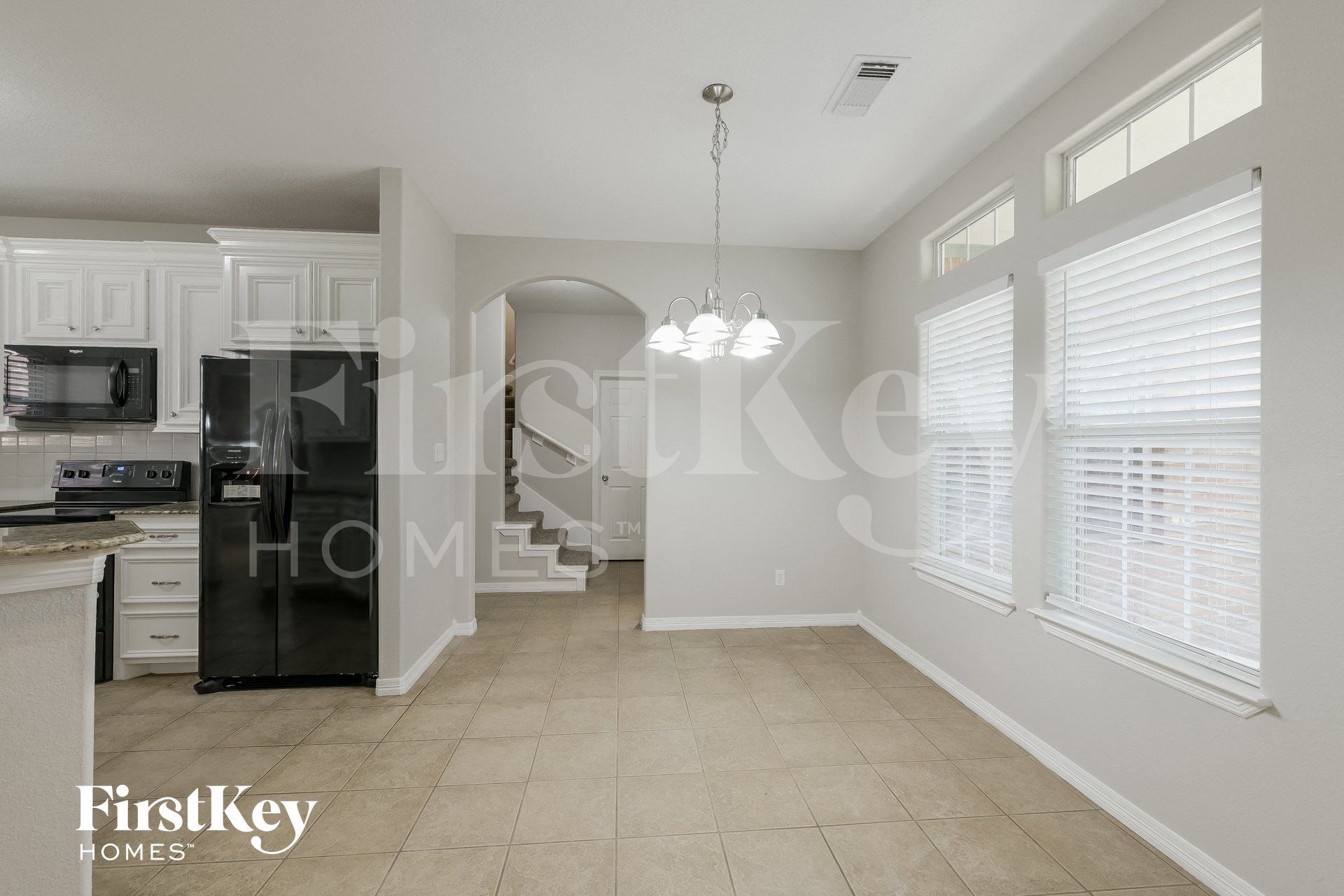 Building Photo - 295 Cypress Dr