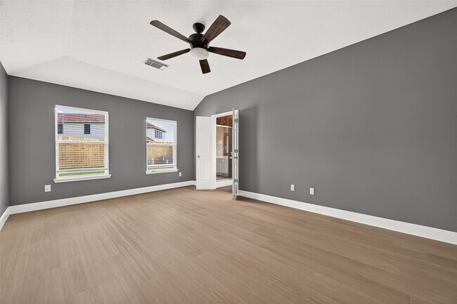 Building Photo - 22210 Bellow Glen Dr