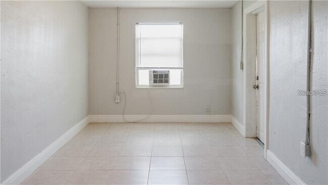 Building Photo - 1507 7th St SW