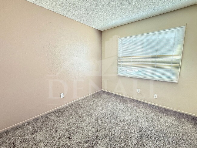 Building Photo - 4514 E Riverside St