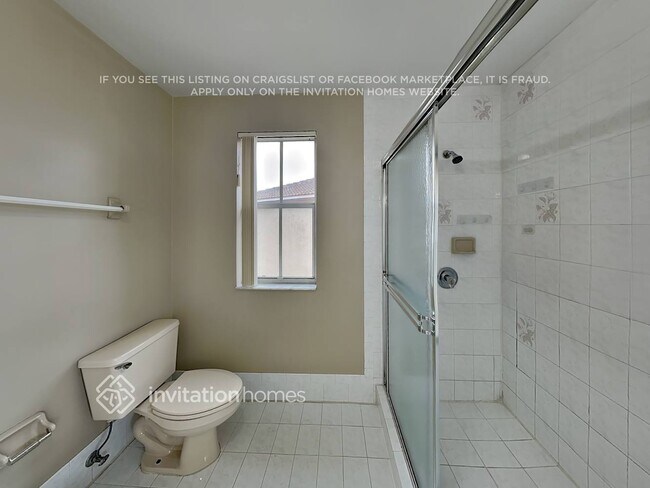 Building Photo - 1121 NW 129th Pl