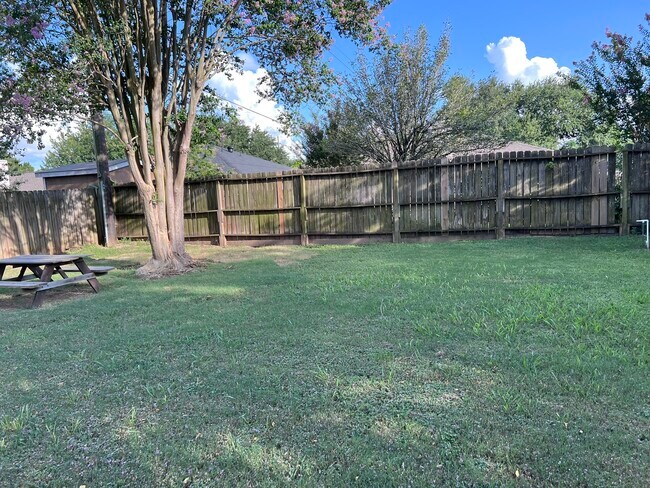 Building Photo - 15811 Beechnut St