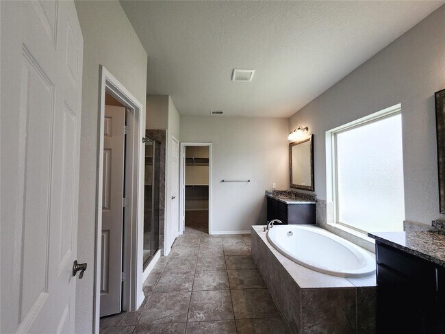 Building Photo - 14711 Sycamore Side Wy