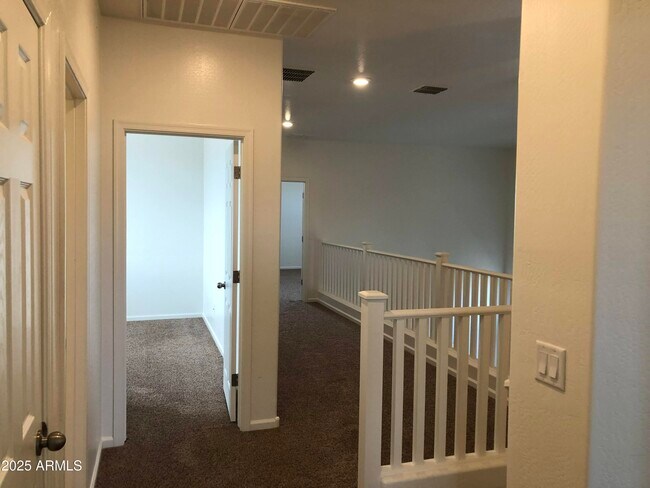 Building Photo - 226 N 199th Dr