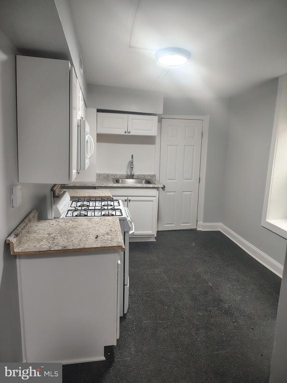 Building Photo - 1114 N Bond St