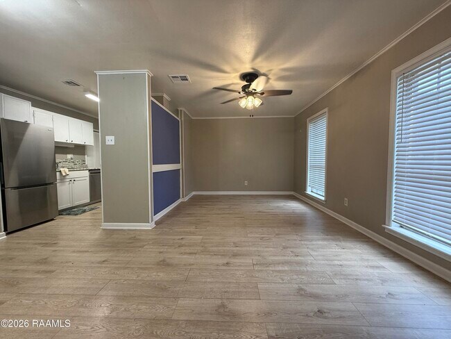 Building Photo - 204 Winsor Dr