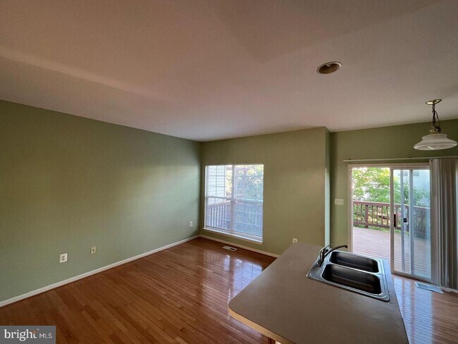 Building Photo - 13345 Misty Dawn Dr